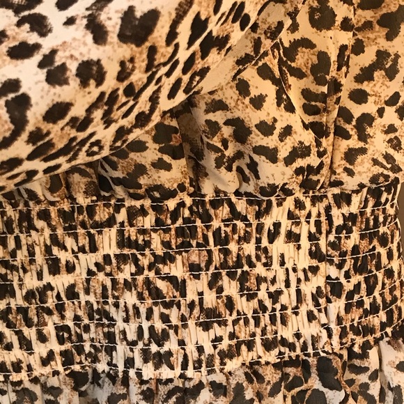 Japa Leopard Print Smocked Blouse - Picture 6 of 8
